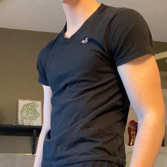 Hollister Black Short Sleeved Tee US - Picture 3 of 3